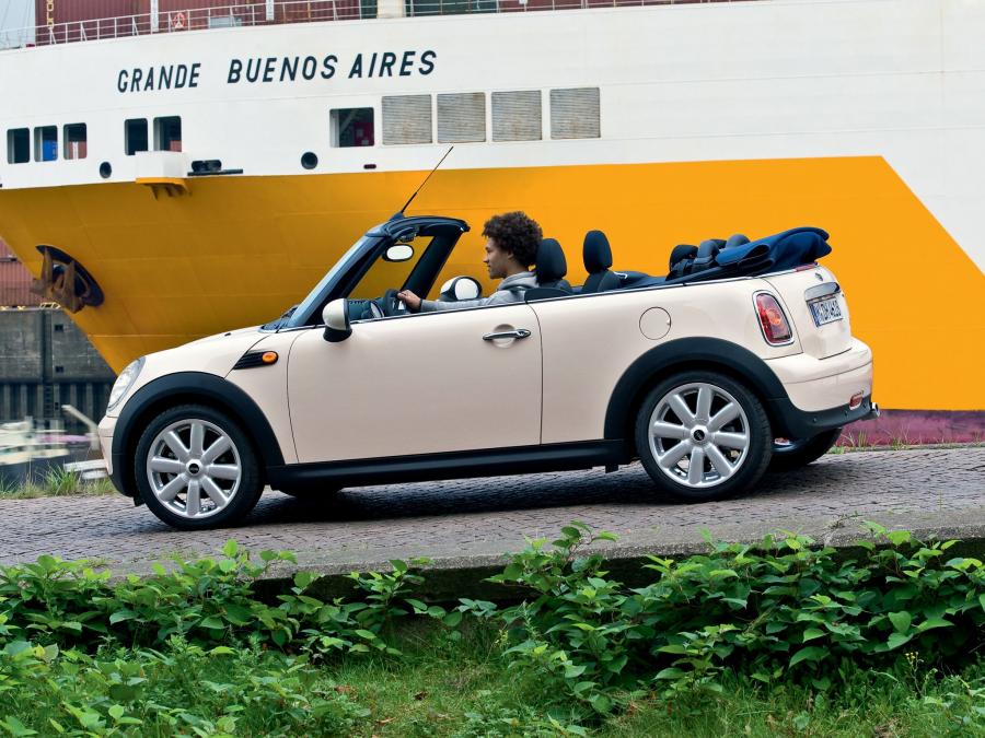  Mini Cooper Cabrio 2009 года  (фото 14 из 17)